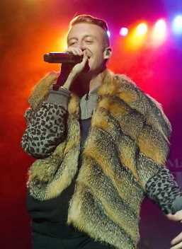 Macklemore-review-Awesome-4109502